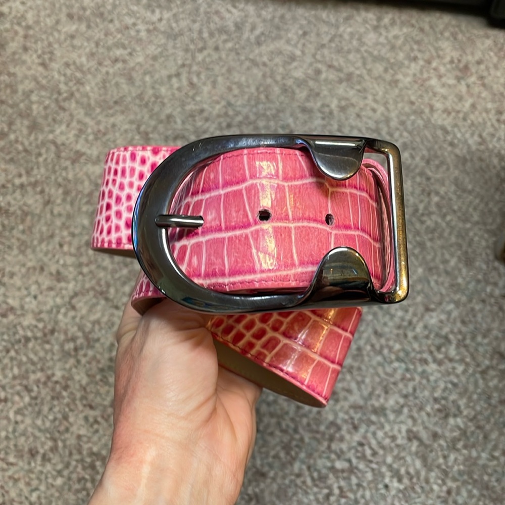 New leather crocodile belt